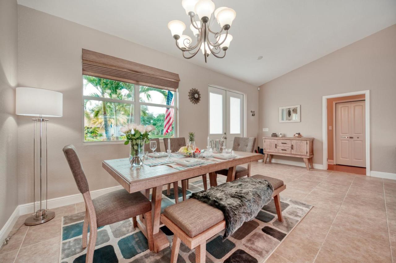 Villa Holiday Sunrise Cape Coral Exterior foto
