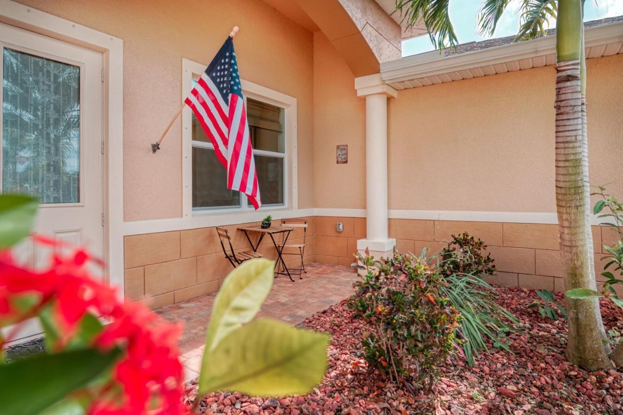 Villa Holiday Sunrise Cape Coral Exterior foto